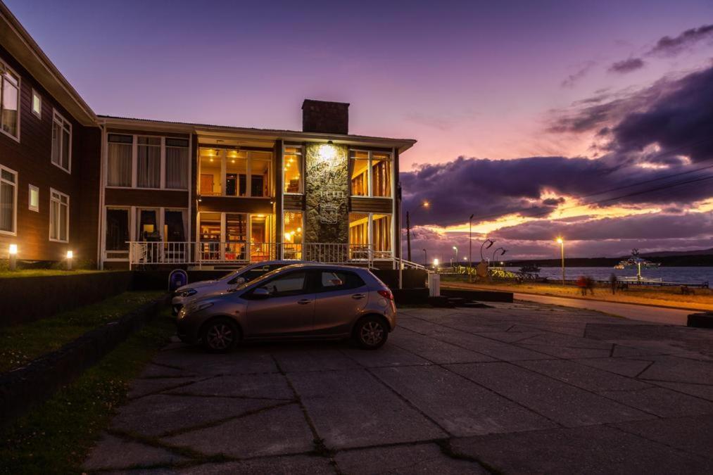 Hotel Capitán Eberhard Puerto Natales Exterior foto